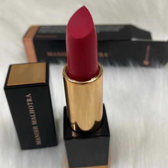 Manish Malhotra beauty by Myglamm soft matte lipstick | NWT | classy red - Picture 10 of 14